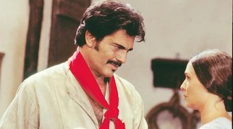 Como%20a%20repeti%C3%A7%C3%A3o%20exaustiva%20rebaixa%20os%20cl%C3%A1ssicos%20da%20Globo%20ao%20n%C3%ADvel%20de%20tapa-buraco