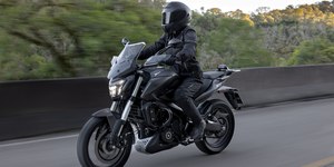 Bajaj Dominar 400 ganha tecnologia e chega por R$ 27.490