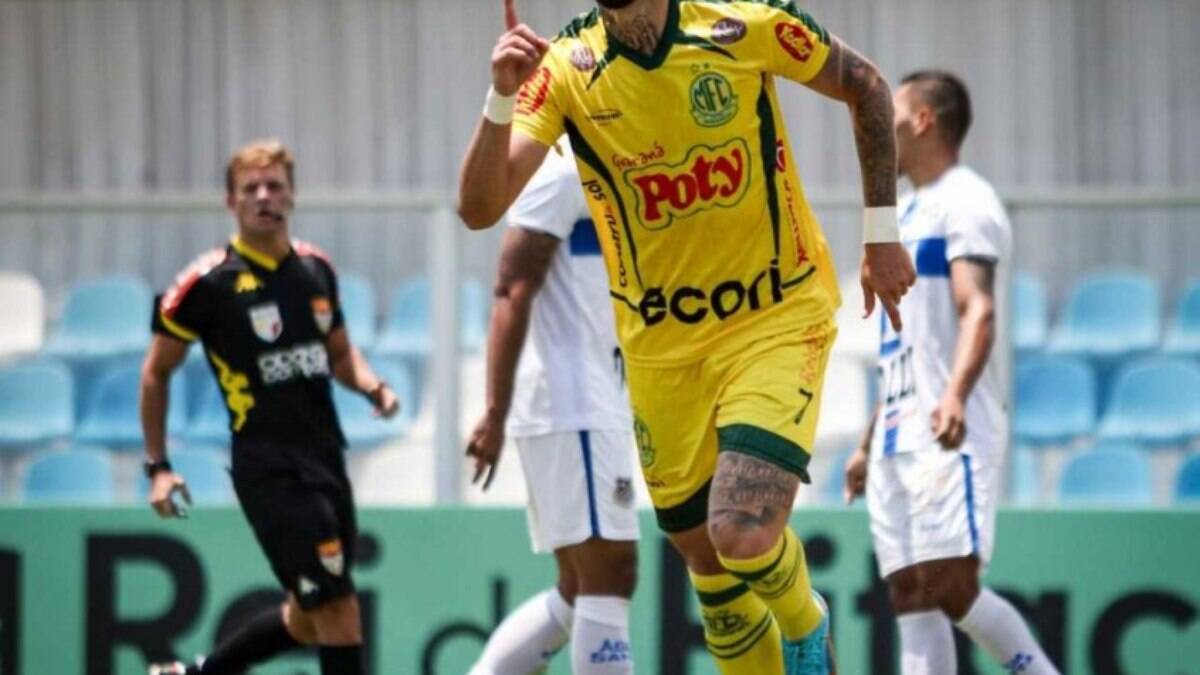 Fabrício Daniel explica momento no Mirassol: 'Fruto de muito trabalho, dedicação e empenho'