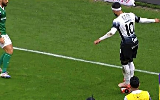 Chuteira de Depay relembra drible provocativo em vitória sobre o Palmeiras Chuteira de Depay relembra drible provocativo em vitória sobre o Palmeiras