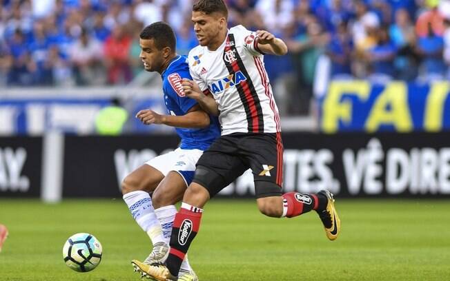 Cruzeiro e Flamengo empatam no Mineirão