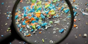 Microplástico: humanos podem inalar até 68 mil partículas por dia