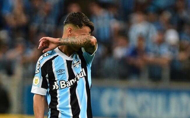 Renata Fan brinca com rebaixamento do Grêmio nas redes sociais e avisa: 'Série B vai estar um foguete'