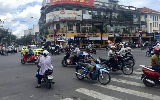 Motocicletas no centro de Ho Chi Minh