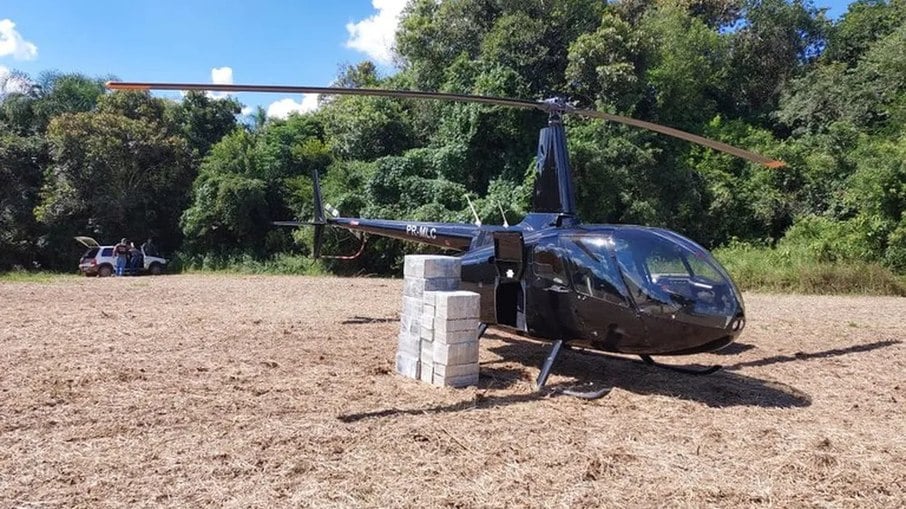 Polícia encontrou cerca de 300kg de cocaína em helicóptero que partiu do Paraguai