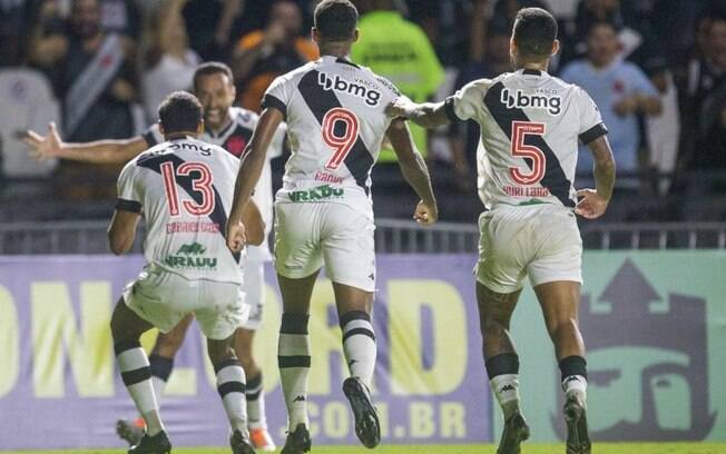 De olho no G4 da Série B, Vasco tenta superar tabu de quase quatro anos para vencer o Bahia