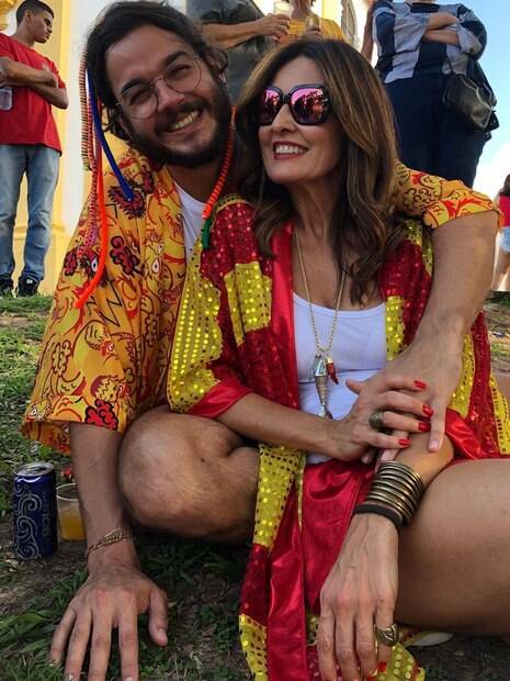 Fátima Bernardes e Túlio Gadelha aproveitam fim de semana na folia