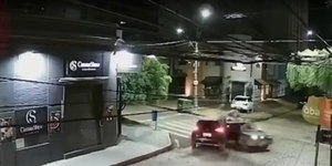 Carro parte ao meio em acidente e acumula 38 multas e R$ 63 mil