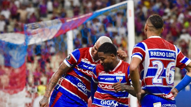 Fortaleza goleia Colo-Colo na Liberta e assume 2º lugar do grupo