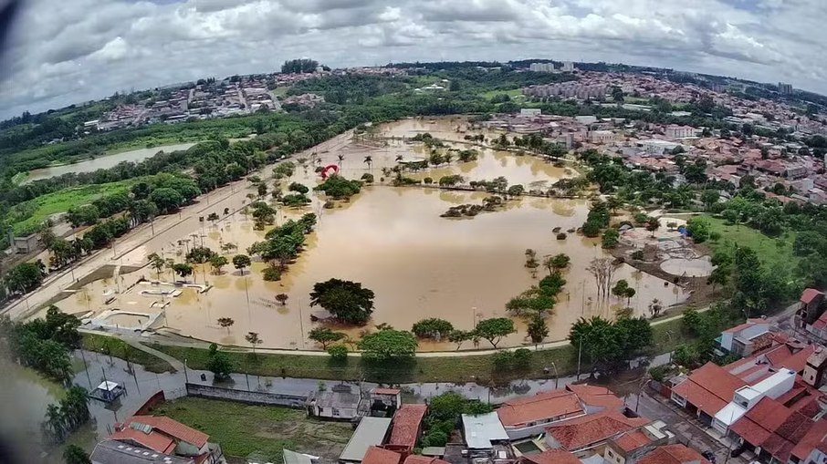 Região do Parque das Águas, em Sorocaba (SP) alagada 