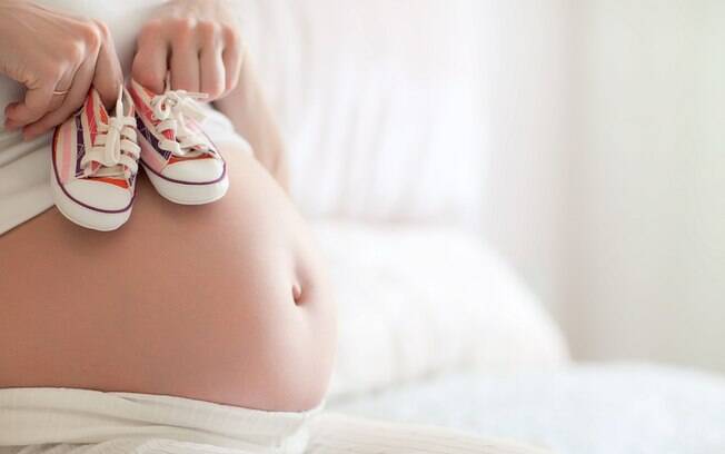 Febre e gripes na gravidez podem aumentar risco de autismo no bebê, dizem estudos