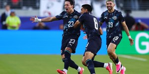 Goleada do Brasil faz SBT, Globo e CazéTV baterem recordes