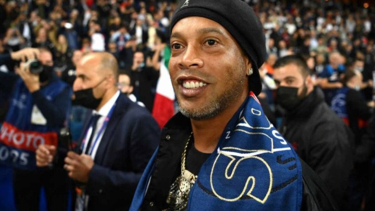 Ronaldinho Gaúcho comete un error en el banco y pide dinero prestado |  Fútbol