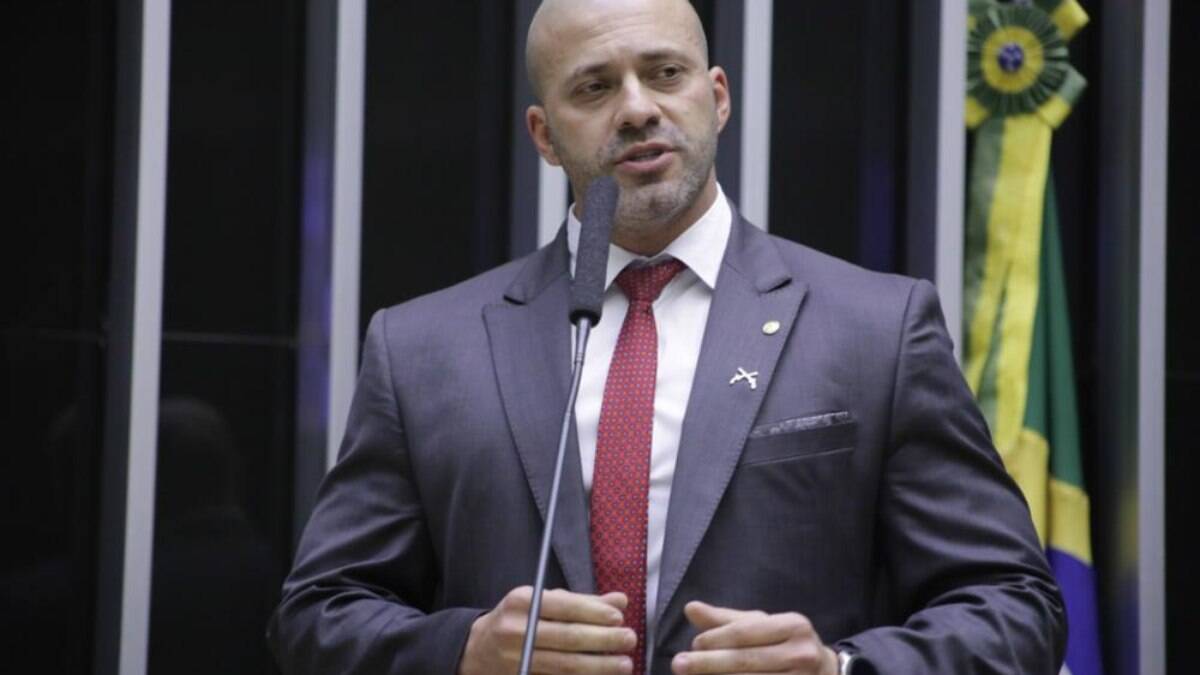 Moraes aplica nova multa a Daniel Silveira e valor chega a R$ 645 mil