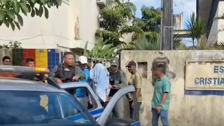 Ataque com faca em escola de PE deixa três estudantes feridas