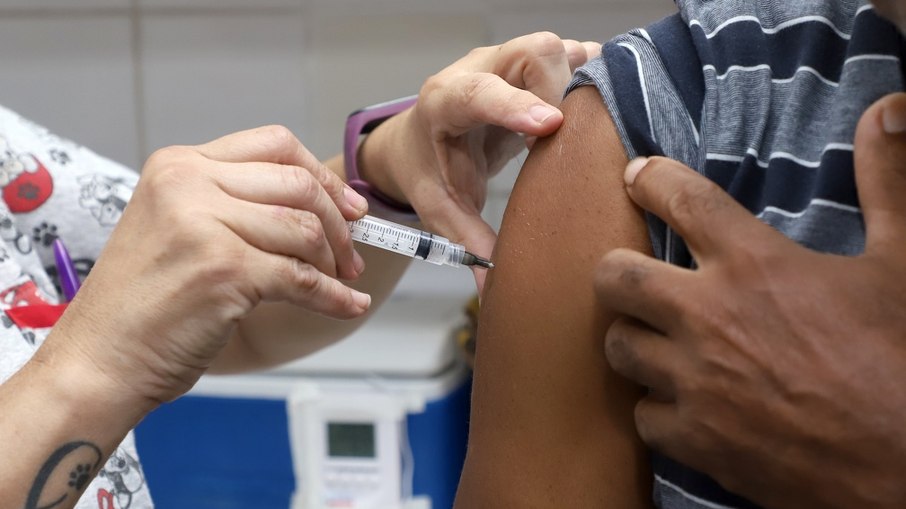 Vacina contra a gripe é indicada para todas as pessoas a partir de 6 meses Vacina contra a gripe é indicada para todas as pessoas a partir de 6 meses