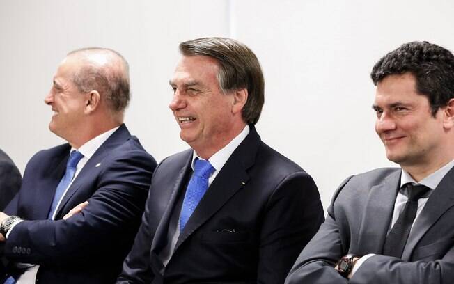 Os ministros Onyz Lorenzoni (Casa Civil) e Sergio Moro (Justiça) participam de reunião com o presidente Jair Bolsonaro