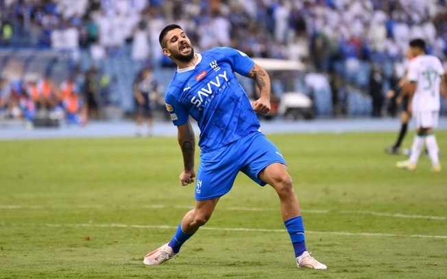 Al-Hilal faz gols no final do jogo e vence o Al-Taawon, pelo Campeonato Saudita
