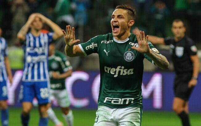 Raphael Veiga fez o primeiro gol do Palmeiras na partida