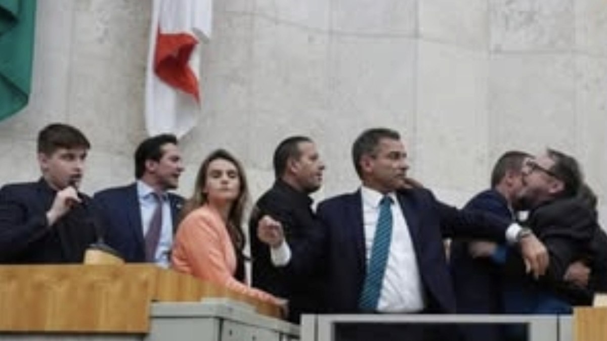 Caos na Câmara de SP: Reajuste de Servidores Causa Confusão e Tensão!