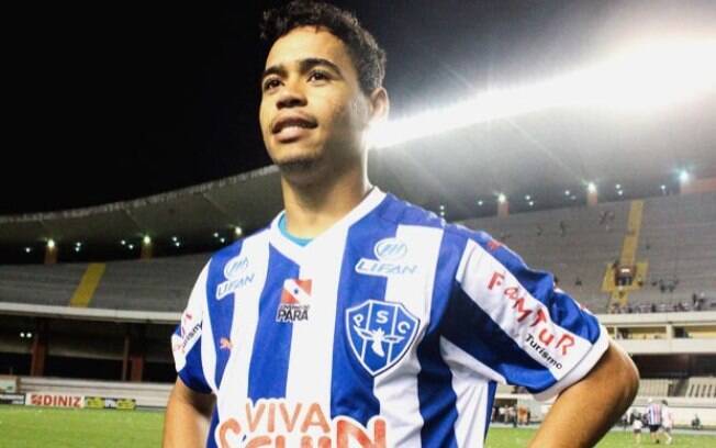 Todos por Pikachu. Agente diz que Flamengo disputa lateral com outros times