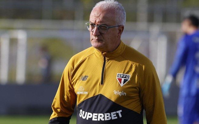 Zagueiro atravessou período afastado do elenco tricolor