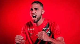 Atacante%20Alan%20Kardec%20pede%20chance%20no%20Corinthians