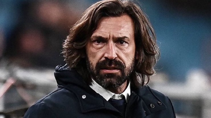 Itália desiste de Pirlo após pressão por ligação com russos
