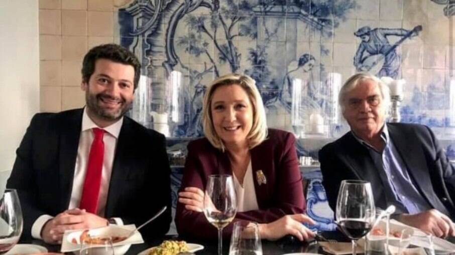 André Ventura, Marine Le Pen e Diogo Pacheco de Amorim