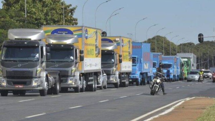 Alta do diesel eleva risco de greve entre caminhoneiros