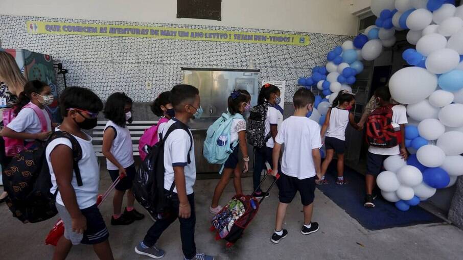 A Escola Pedro Ernesto, no Humaitá, começou o ano letivo em formato presencial, e a preocupação é com o lado pedagógico, mas também com a baixa adesão à campanha de imunização infantil 