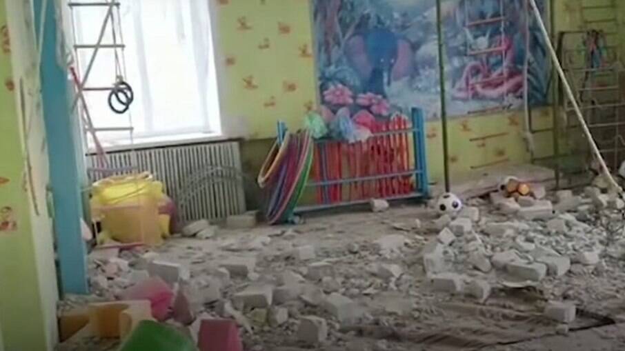 Escola atacada na Ucrânia