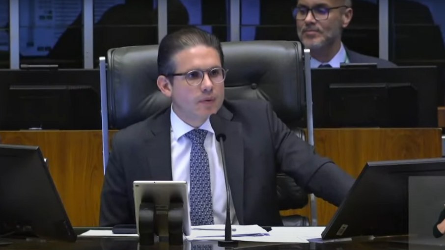 Hugo Motta, presidente da Câmara, em sessão que aprovou suspensão do aumento do IOF Hugo Motta, presidente da Câmara, em sessão que aprovou suspensão do aumento do IOF