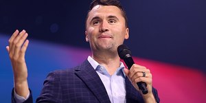 Mais de 200 mil participam do velório de Charlie Kirk nos EUA