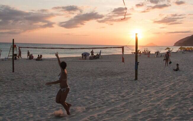 Os praticantes de esportes de praia também podem aproveitar os dias na praia de Maresias, com 