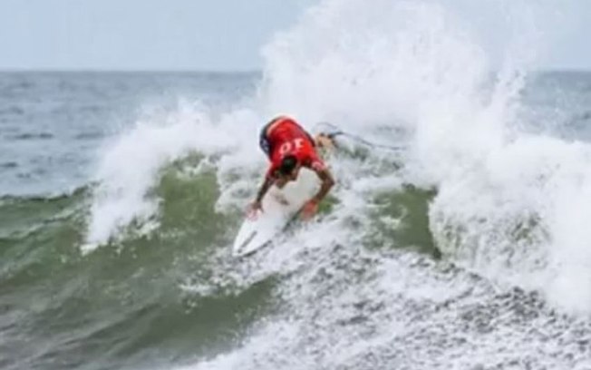 Surfe: Medina, Filipinho e Ítalo Ferreira avançam às quartas de final da etapa de El Salvador