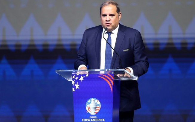 Victor Montagliani, presidente da Concacaf, rejeitou a proposta da América do Sul de uma Copa do Mundo com 64 seleções em 2030. Victor Montagliani, presidente da Concacaf, rejeitou a proposta da América do Sul de uma Copa do Mundo com 64 seleções em 2030.