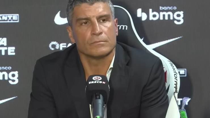Após acertar defesa, Vasco sofre sequência dura de gols nos últimos jogos