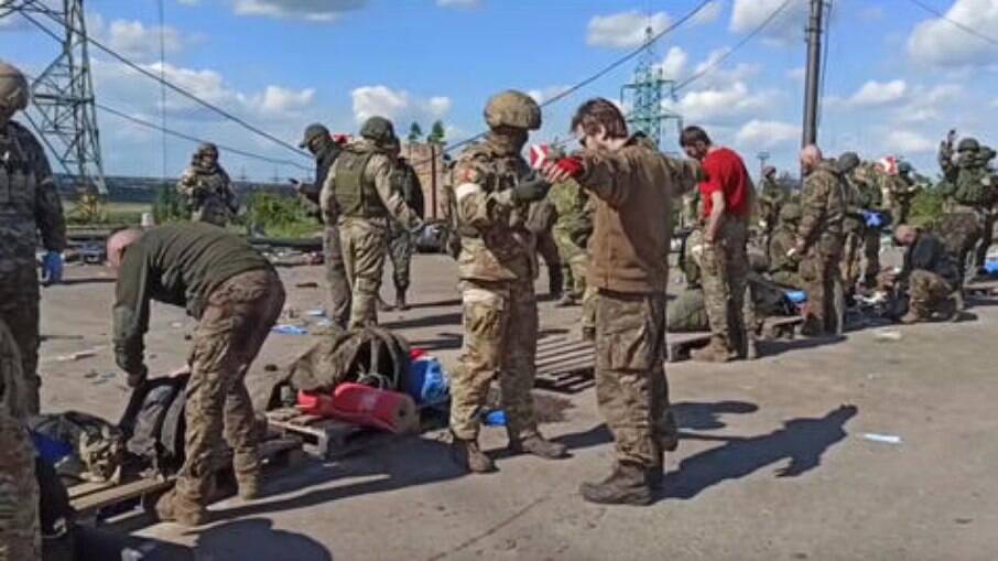 Combatentes ucranianos em Azovstal