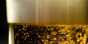 Mundo bebe cada vez menos cerveja; cervejarias em crise