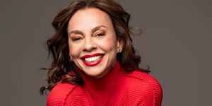 Carla Marins retorna à Globo e brilha em Três Graças