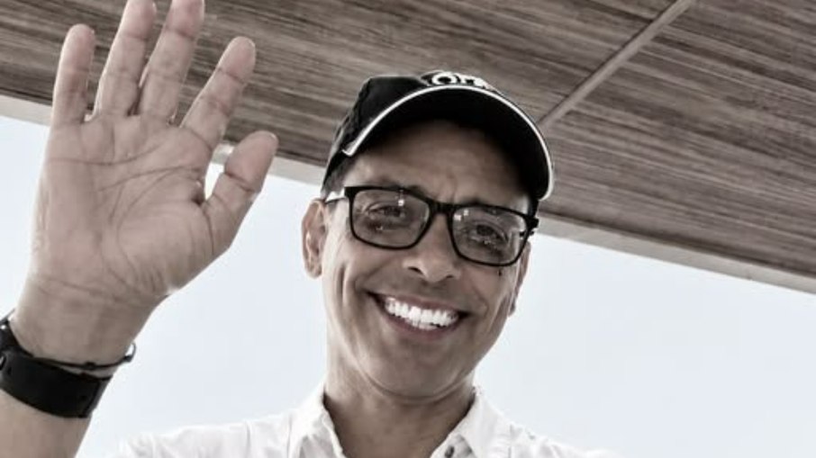 Imagem ilustrativa sobre Márcio Santos, apresentador da TV Integração, morre aos 55 após três anos de luta contra câncer de pâncreas