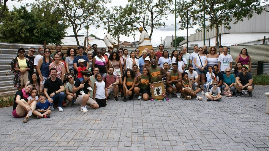 Praça Aurora Sudário faz homenagem à matriarca do Samba de Bumbo e da comunidade da Capela