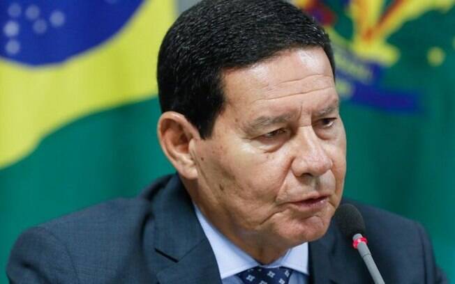 Vice-presidente Hamilton Mourão disse que Maia endureceu o tom contra Bolsonaro por causa da disputa pela presidência da Câmara