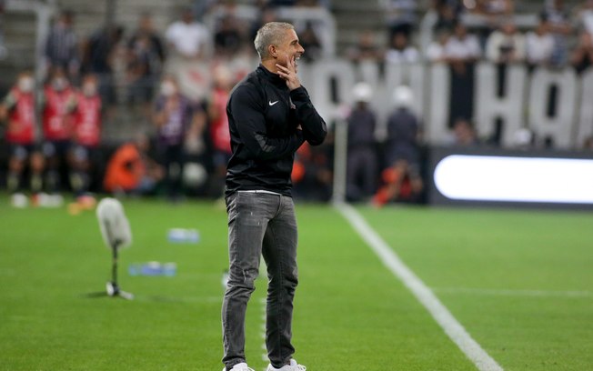 Fernando Lázaro busca repetir marca de Sylvinho e ajudar Corinthians a quebrar jejum contra o Palmeiras