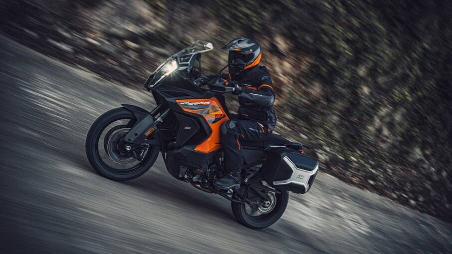 KTM 1290 Super Adventure S 2021 vem com radar frontal como parte do sistema de controle de velocidade de cruzeiro