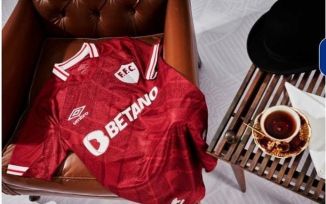 Fluminense lança nova terceira camisa, que tem referências à Inglaterra