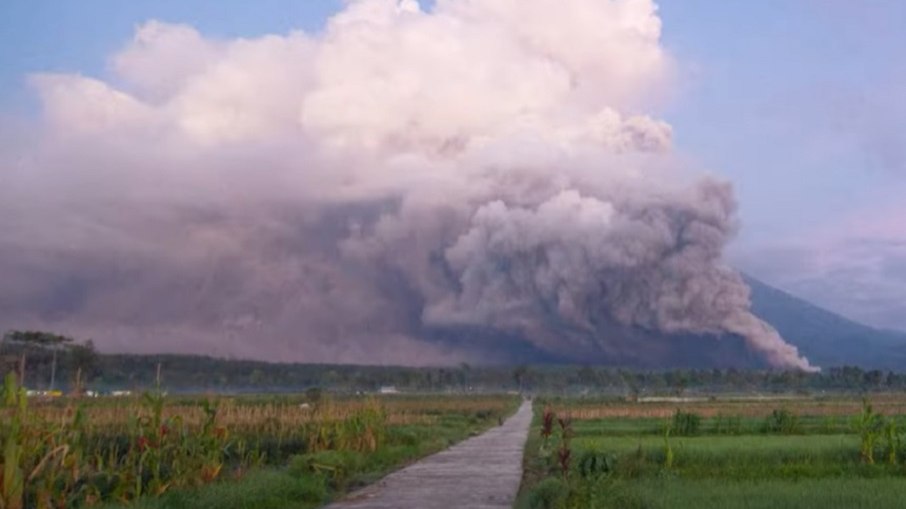 Vulcão na Ilha de Java