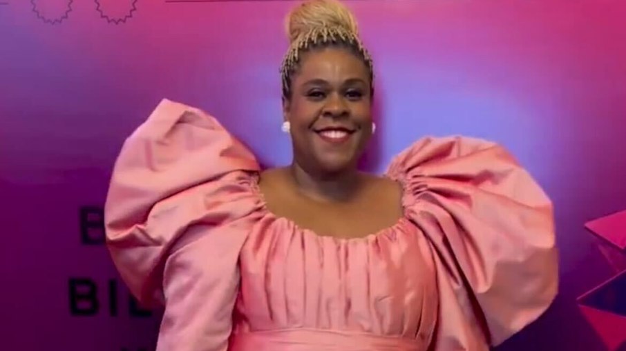 Cacau Protásio posa com vestido rosa Cacau Protásio posa com vestido rosa