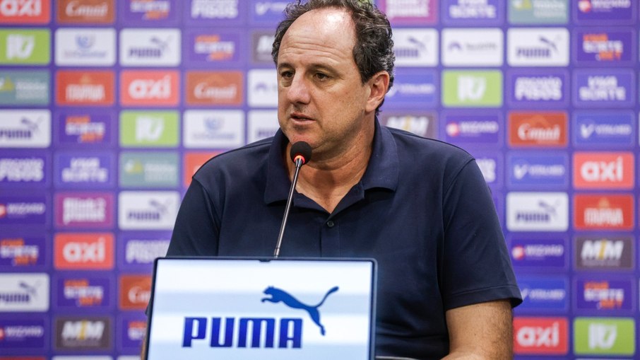 Rogério Ceni em entrevista coletiva neste domingo (28)